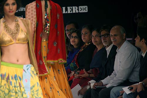 लेक्मे फैशन वीक में सुंदरियों का जमावड़ा | सितारों की मस्ती