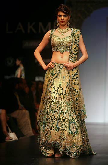 लेक्मे फैशन वीक में सुंदरियों का जमावड़ा | सितारों की मस्ती