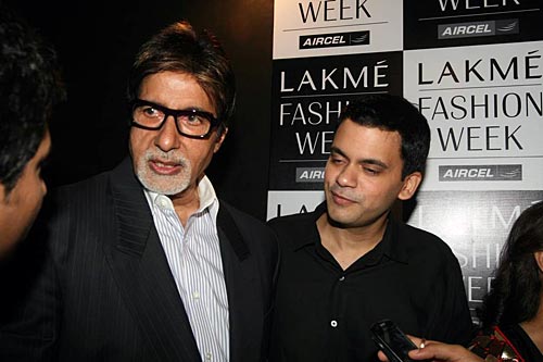 मुंबई में लैक्‍मे फैशन वीक में सितारों का जमावड़ा | ग्लैमर का तड़का