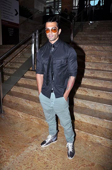 मुंबई में लैक्‍मे फैशन वीक में सितारों का जमावड़ा | ग्लैमर का तड़का