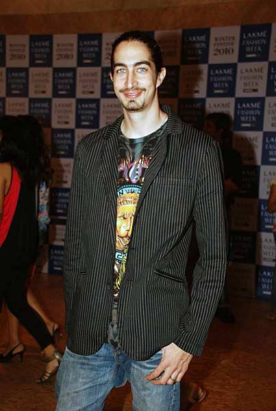 मुंबई में लैक्‍मे फैशन वीक में सितारों का जमावड़ा | ग्लैमर का तड़का