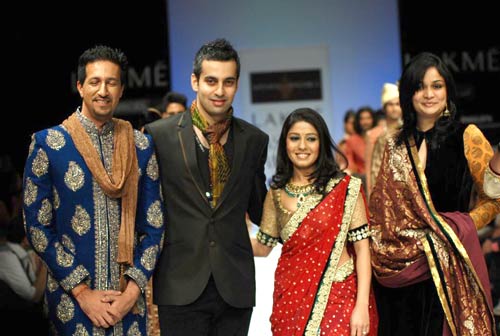 लेक्‍मे फैशन वीक में सितारों ने बिखेरी चमक