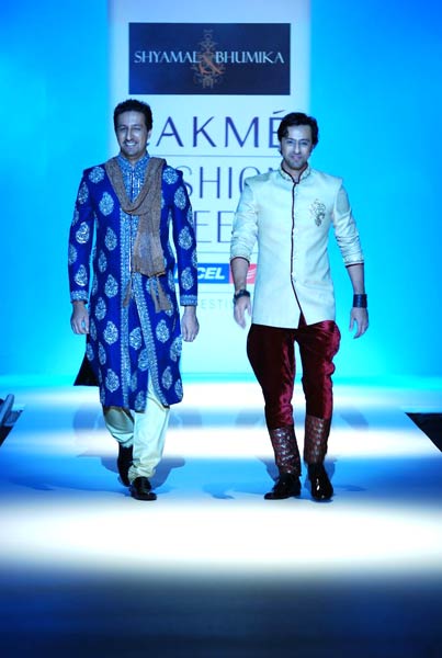 लेक्मे फैशन वीक में सुंदरियों का जमावड़ा | सितारों की मस्ती