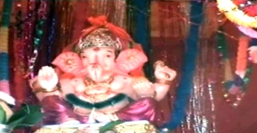 बड़े धूमधाम से विदा हुए लालबाग के राजा | वीडियो देखें