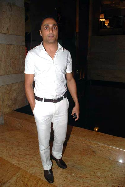 नीता लुल्‍ला के शो में सितारों का जलवा | फैशन शो में सितारे