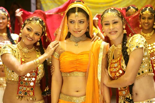 ऑनर किलिंग पर बनी फिल्‍म 'आक्रोश' । फिल्‍म 'आक्रोश' की पहली झलक