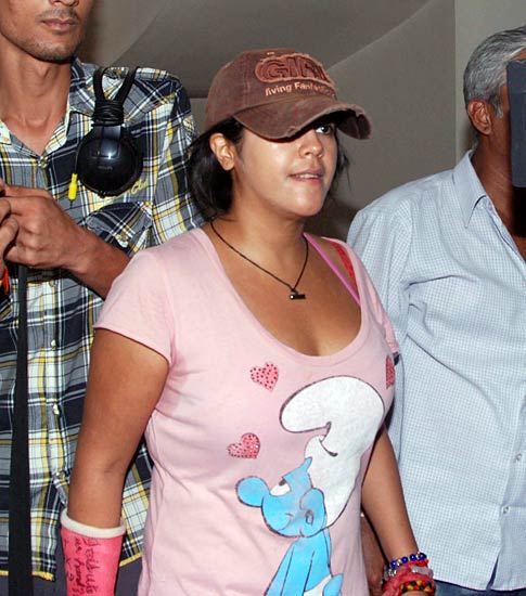 बड़े धूमधाम से विदा हुए लालबाग के राजा | वीडियो देखें