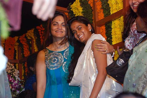 बड़े धूमधाम से विदा हुए लालबाग के राजा | वीडियो देखें