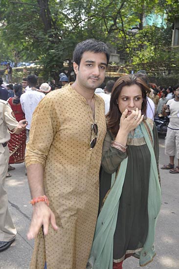 कपूर खानदान का गणेशोत्‍सव | ऐश-ऋतिक की 'गुजारिश'