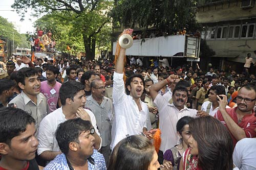 कपूर खानदान का गणेशोत्‍सव | ऐश-ऋतिक की 'गुजारिश'