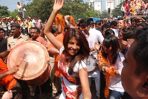 कपूर खानदान का गणेशोत्‍सव | ऐश-ऋतिक की 'गुजारिश'