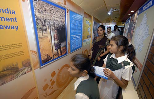 जयपुर पहुंची कॉमनवेल्थ एक्सप्रेस...