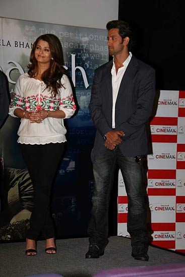 फिल्‍म 'गुजारिश' के प्रमोशन में जुटे ऐश-ऋतिक। अनदेखी तस्‍वीरें