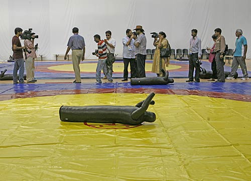 खेलगांव में शुरू हुआ खिलाडि़यों का आना