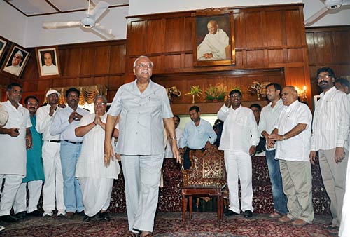 अर्जुन मुंडा ने पेश किया सरकार बनाने का दावा