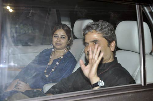 'अंजाना-अंजानी' की स्‍पेशल स्‍क्रीनिंग | 'अंजाना...' की पहली तस्वीर