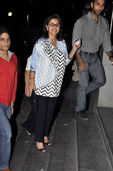 'अंजाना-अंजानी' की स्‍पेशल स्‍क्रीनिंग | 'अंजाना...' की पहली तस्वीर