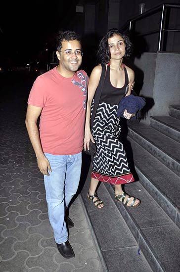 'अंजाना-अंजानी' की स्‍पेशल स्‍क्रीनिंग | 'अंजाना...' की पहली तस्वीर