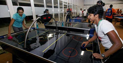 कॉमनवेल्‍थ खेलों के लिए सजी दिल्‍ली | कॉमनवेल्‍थ एक्‍सप्रेस 