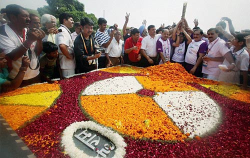 कॉमनवेल्‍थ खेलों के लिए सजी दिल्‍ली | कॉमनवेल्‍थ एक्‍सप्रेस 