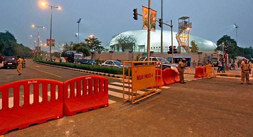 कॉमनवेल्‍थ खेलों के लिए सजी दिल्‍ली | कॉमनवेल्‍थ एक्‍सप्रेस 