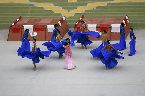 भव्‍य उद्घाटन की रंगारंग तस्‍वीरें  | चला सोनिया चानू का जादू