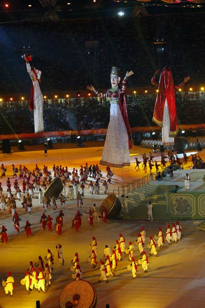 भव्‍य उद्घाटन की रंगारंग तस्‍वीरें  | चला सोनिया चानू का जादू