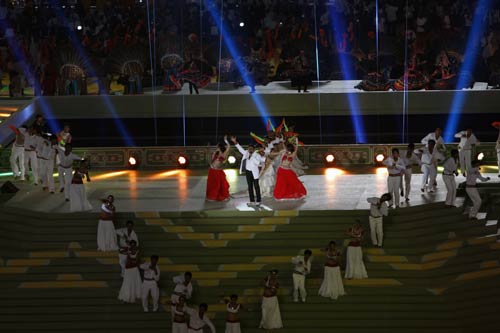 भव्‍य उद्घाटन की रंगारंग तस्‍वीरें  | चला सोनिया चानू का जादू