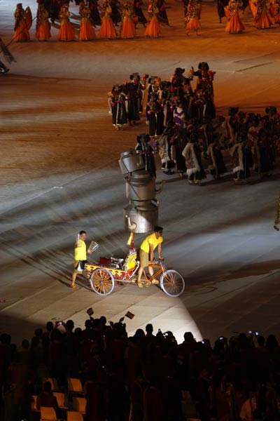 भव्‍य उद्घाटन की रंगारंग तस्‍वीरें  | चला सोनिया चानू का जादू