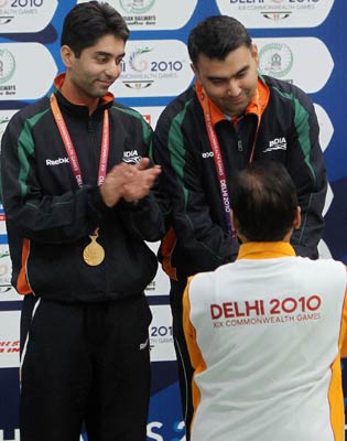 बिंद्रा-नारंग ने साधा गोल्‍ड पर निशाना