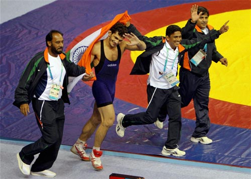 भारतीय पहलवानों ने बटोरा सोना | भव्‍य उद्घाटन की तस्‍वीरें