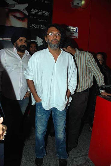 ‘रोबोट’ की स्‍पेशल स्‍क्रीनिंग | रजनीकांत से रोमांस!