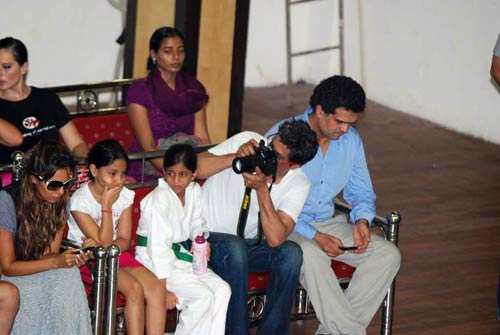 किसी से कम नहीं हैं किंग खान के बच्‍चे भी