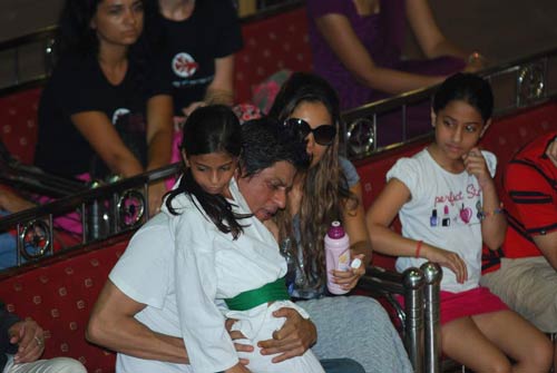 किसी से कम नहीं हैं किंग खान के बच्‍चे भी