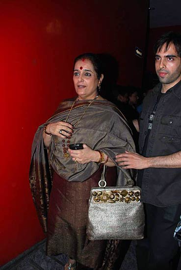 ‘रोबोट’ की स्‍पेशल स्‍क्रीनिंग | रजनीकांत से रोमांस!