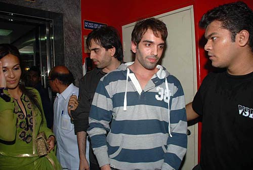 ‘रोबोट’ की स्‍पेशल स्‍क्रीनिंग | रजनीकांत से रोमांस!