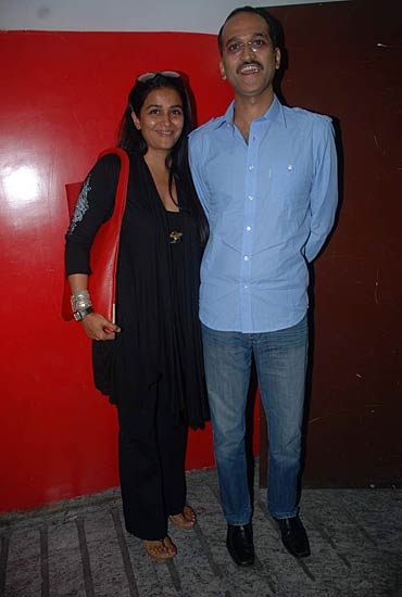 ‘रोबोट’ की स्‍पेशल स्‍क्रीनिंग | रजनीकांत से रोमांस!