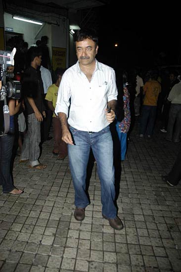 ‘रोबोट’ की स्‍पेशल स्‍क्रीनिंग | रजनीकांत से रोमांस!