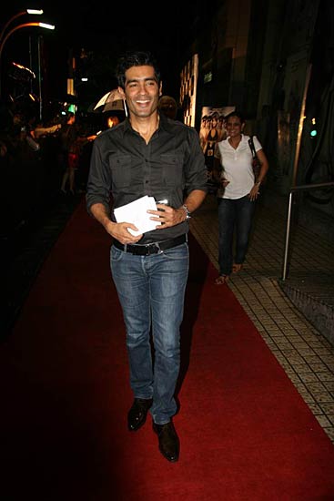 ‘रोबोट’ की स्‍पेशल स्‍क्रीनिंग | रजनीकांत से रोमांस!