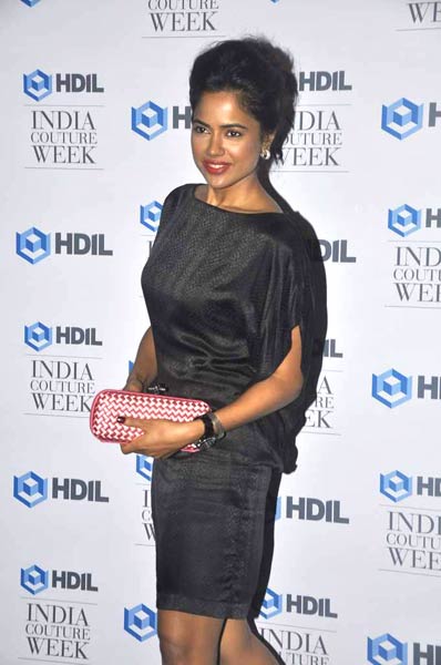 शाहरुख व गौरी के संग पार्टी में सितारे | किंग खान की पार्टी