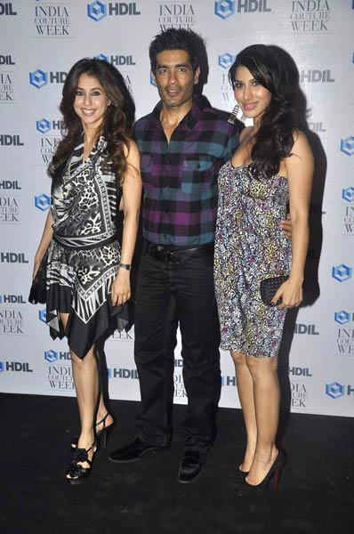 शाहरुख व गौरी के संग पार्टी में सितारे | किंग खान की पार्टी