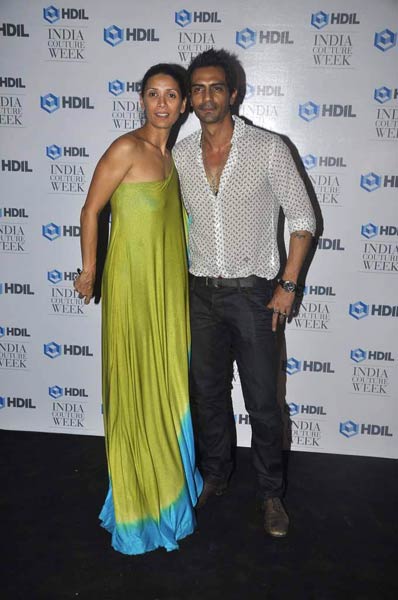 शाहरुख व गौरी के संग पार्टी में सितारे | किंग खान की पार्टी