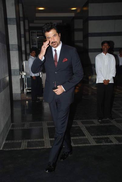 शाहरुख व गौरी के संग पार्टी में सितारे | किंग खान की पार्टी