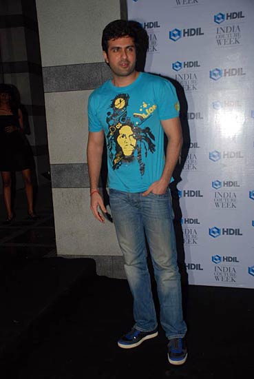 शाहरुख व गौरी के संग पार्टी में सितारे | किंग खान की पार्टी