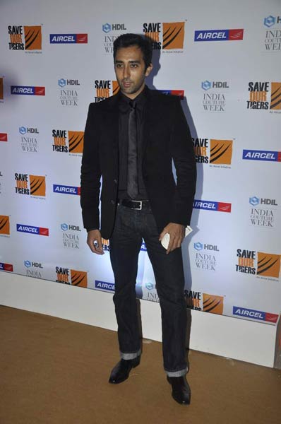 अमिताभ, शाहरुख और रितिक रैंप पर | किंग खान की पार्टी