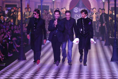 अमिताभ, शाहरुख और रितिक रैंप पर | किंग खान की पार्टी