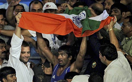 पहलवानों और निशानेबाजों का रहा दबदबा | हुई सोने की बरसात