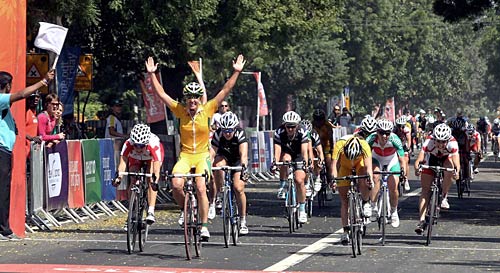 भारतीयों का विजय अभियान जारी । खिलाड़ियों का उम्दा प्रदर्शन