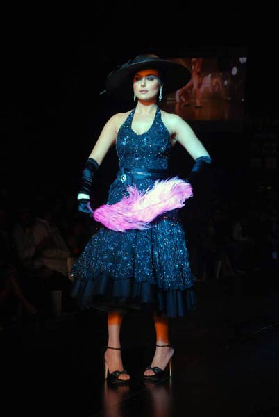 सलमान की 'बीइंग ह्यूमन' के लिए रैंप पर परियां | रैंप पर सितारे