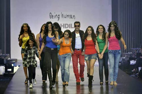 सलमान की 'बीइंग ह्यूमन' के लिए रैंप पर परियां | रैंप पर सितारे